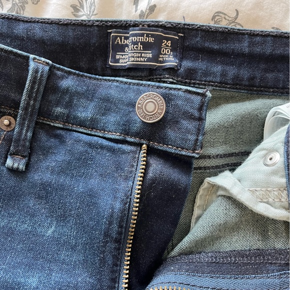 Abercrombie Simone High Rise Super Skinny Jean - Picture 4 of 7